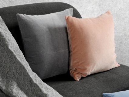 Декоративная подушка Tkano Essential из хлопкового бархата пыльная роза 45х45